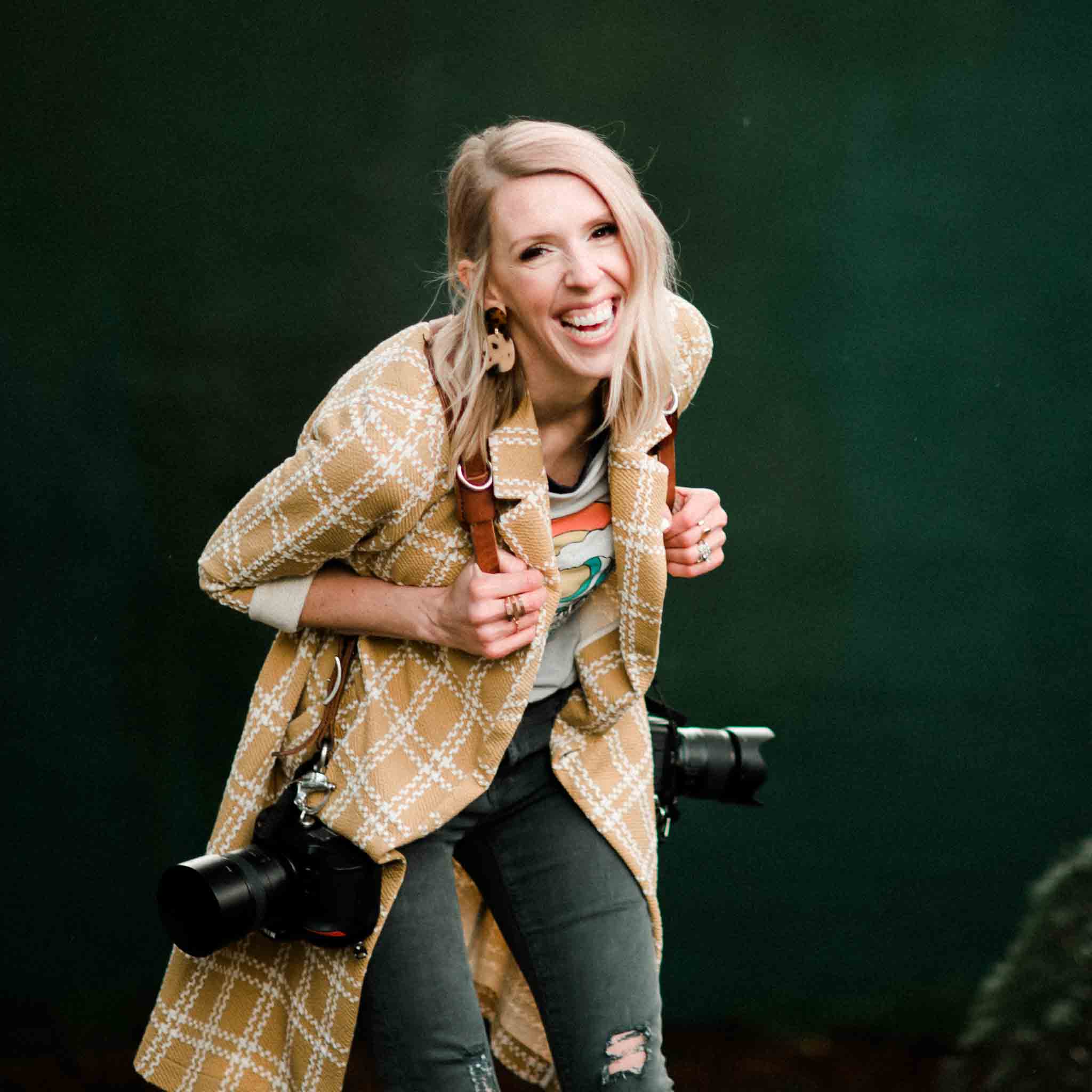 headshot of Oregon mountain elopement photographer