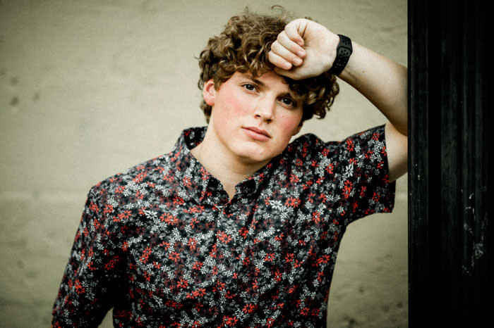 outfit inspo and guide for high school senior photos and pics in portland, beaverton, hillsboro, tualatin, tigard, lake oswego, and forest grove oregon by PNW senior portrait photographer Dionne Kraus