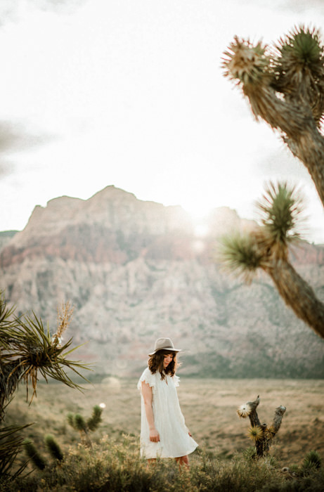 outfit inspo and guide for high school senior photos and pics in portland, beaverton, hillsboro, tualatin, tigard, lake oswego, and forest grove oregon by PNW senior portrait photographer Dionne Kraus