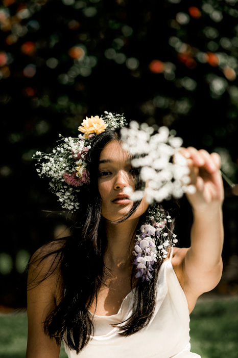 outfit inspo and guide for high school senior photos and pics in portland, beaverton, hillsboro, tualatin, tigard, lake oswego, and forest grove oregon by PNW senior portrait photographer Dionne Kraus