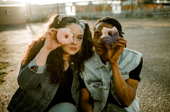 outfit inspo and guide for high school senior photos and pics in portland, beaverton, hillsboro, tualatin, tigard, lake oswego, and forest grove oregon by PNW senior portrait photographer Dionne Kraus